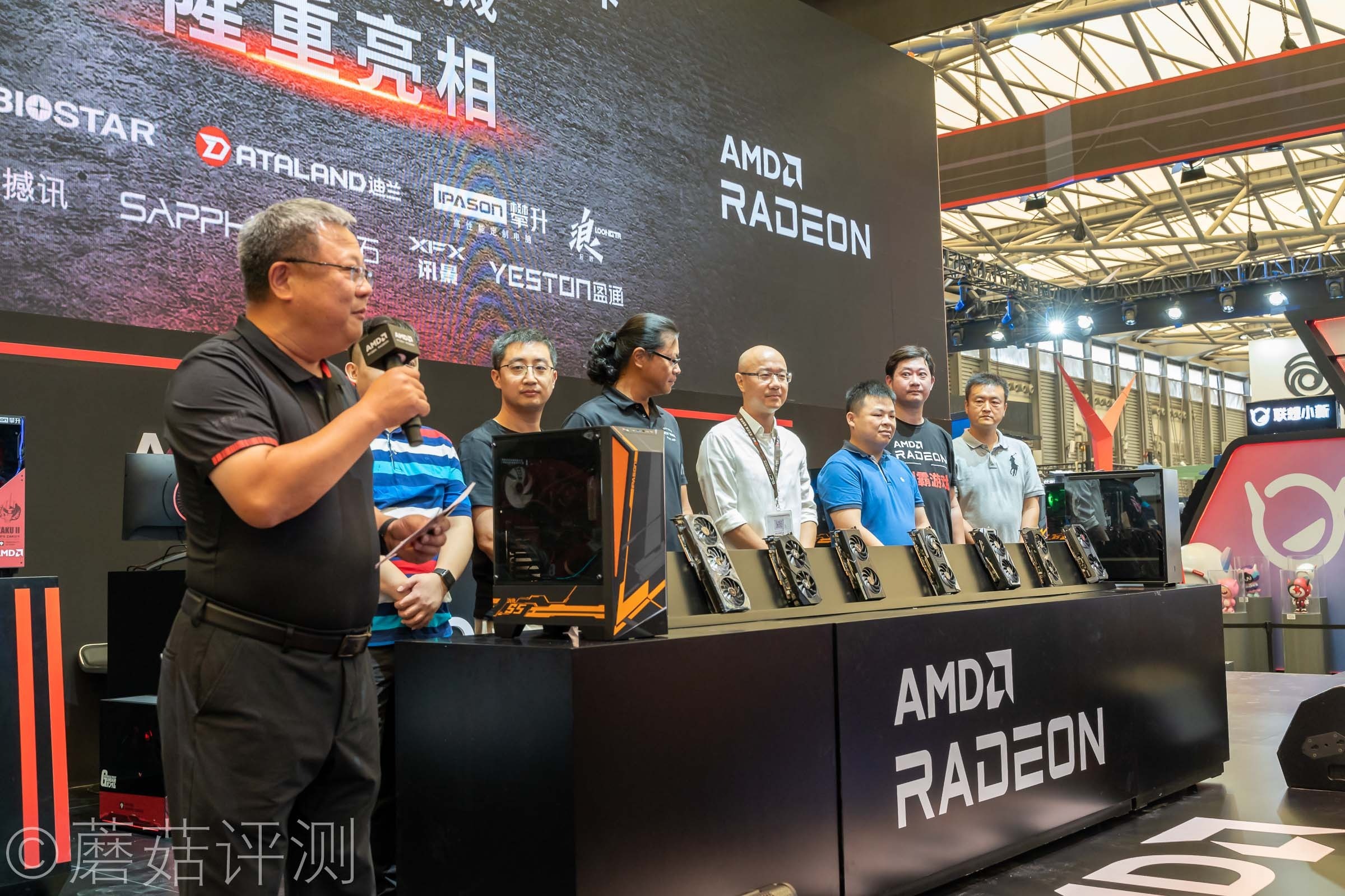 又有啥好玩的？蘑菇带你逛ChinaJoy2021，硬件、车和漂亮的小姐姐