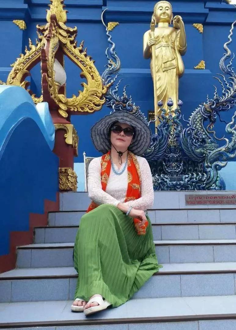 大妈旅游姿势大全,中国大妈一道靓丽的风景线