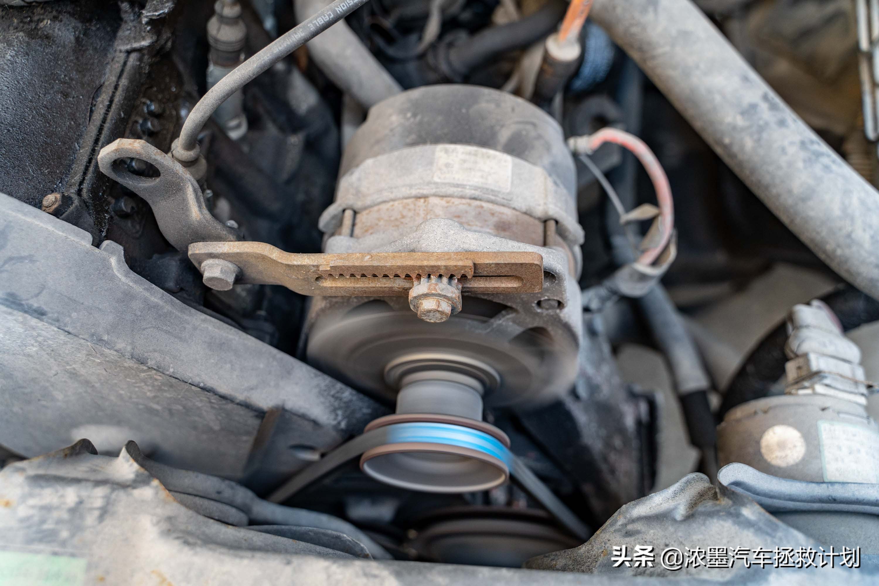 「妙手生花」重建一台战损级桑塔纳，带给它历经千般后的华丽重生