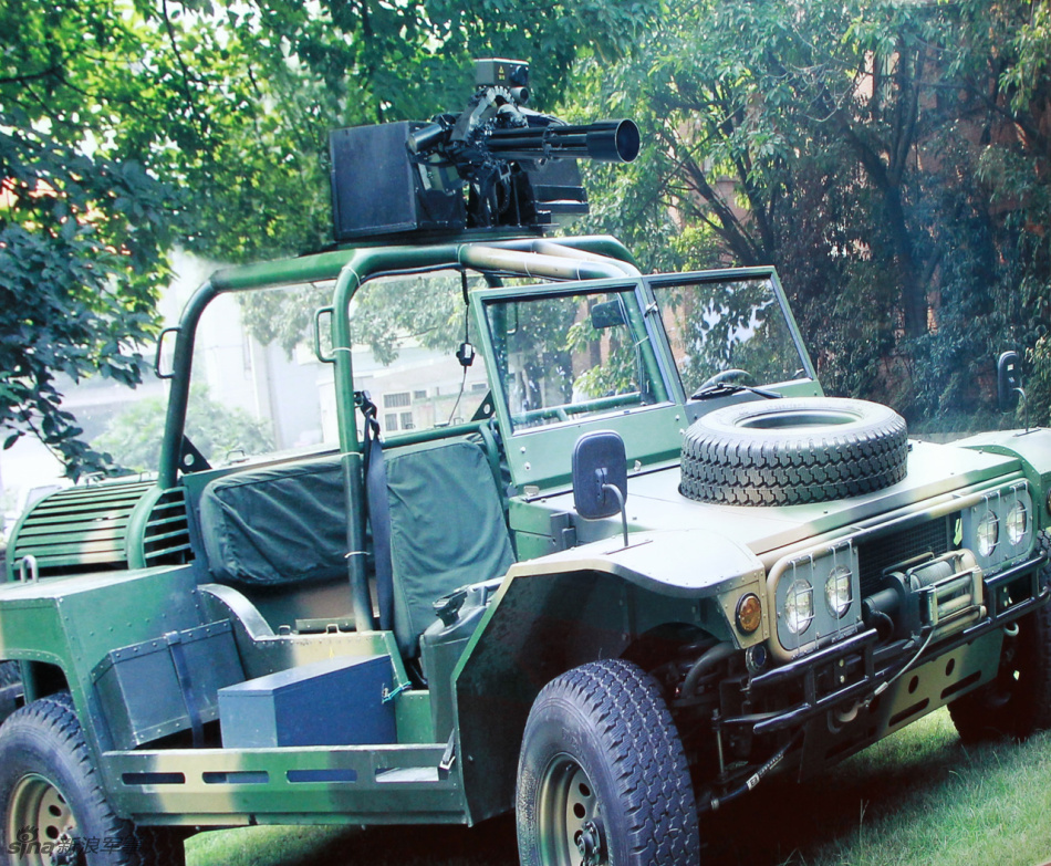 新强式机枪正面照珠海航展,珠海航展舱门机枪