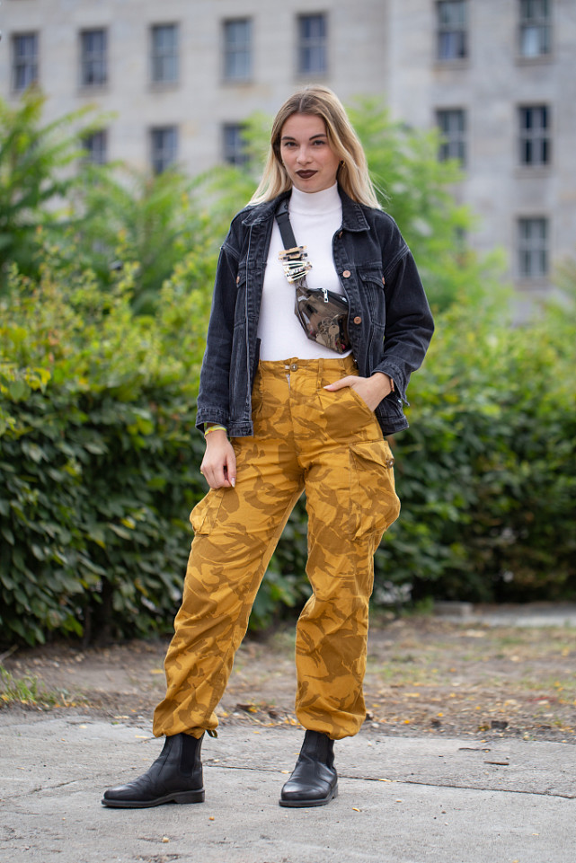 春秋款白色裤装工装裤,工装裤百搭工作裤装女