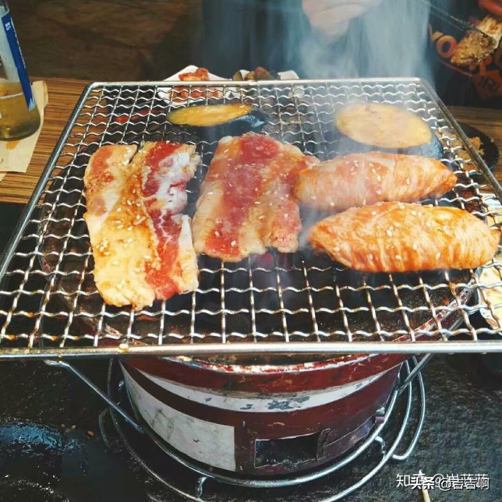 在东北吃饭是一种什么体验,跟东北人吃饭是什么体验