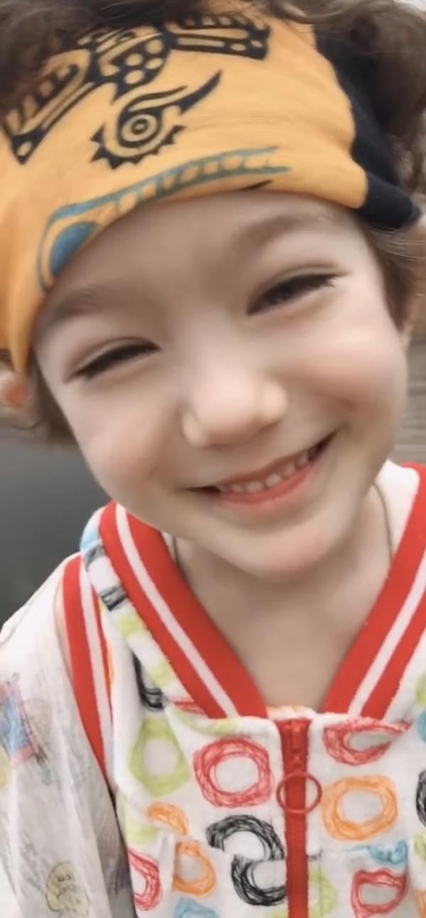 jackson放开我北鼻剪头发,jackson放开我北鼻图片