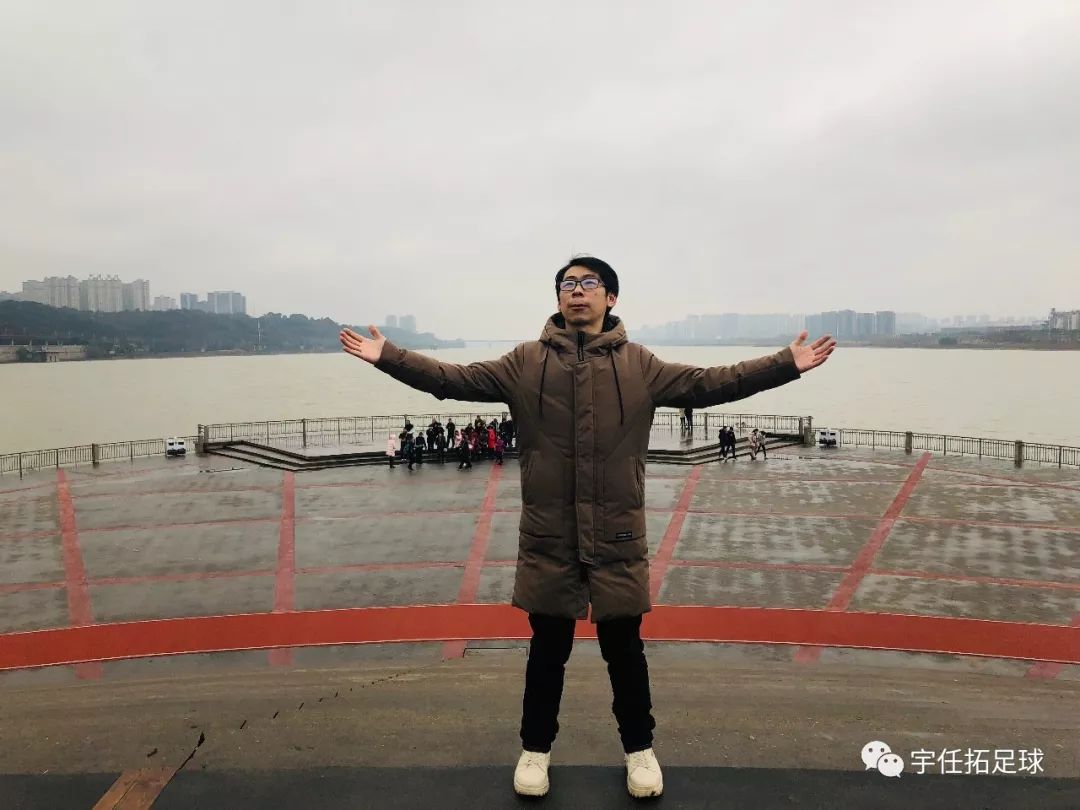 从“无证经营”到官方认证,两位陕西民间解说的足球故事