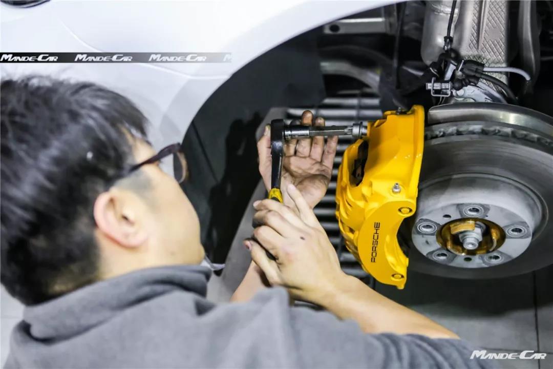 保时捷panamera19寸改装,2021款保时捷panamera4s改装套件