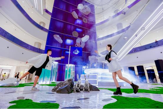 长沙IFSXGFGStyleXFilipHodas全国首展，邀您共赴“穿月”之旅