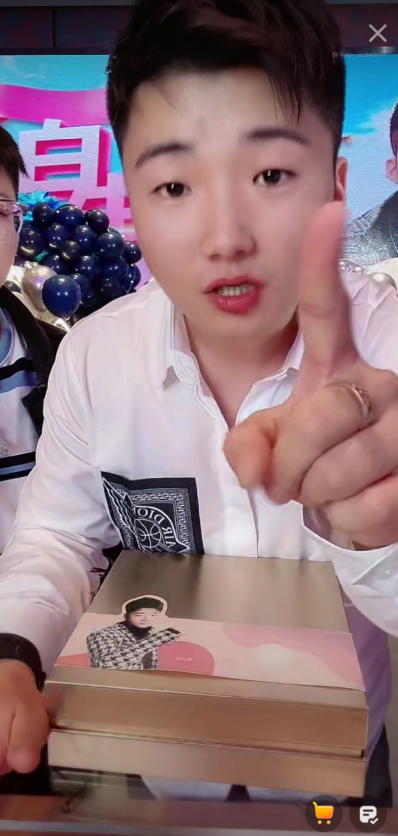 白小白生日大萌送的礼物,白小白生日会大萌送11万手表