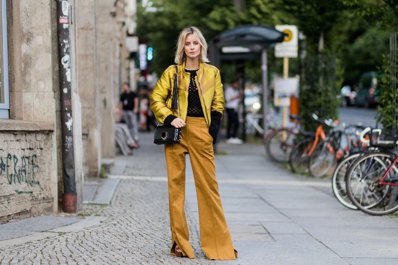 150斤面包服显瘦,面包服加直筒裤