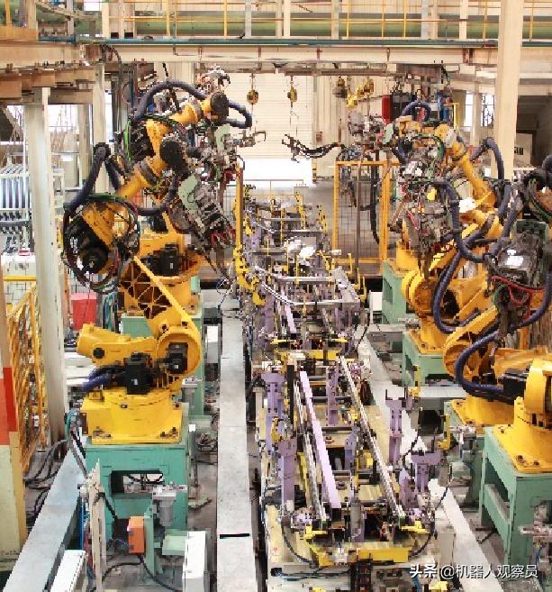 先进的工业机器人有哪些,埃夫特国内第一台自主研发机器人