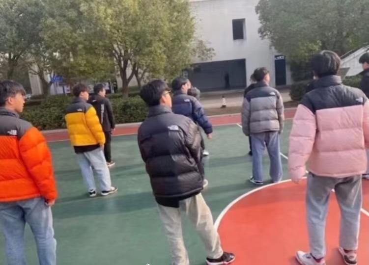 两千买波司登极寒,跟风买件波司登