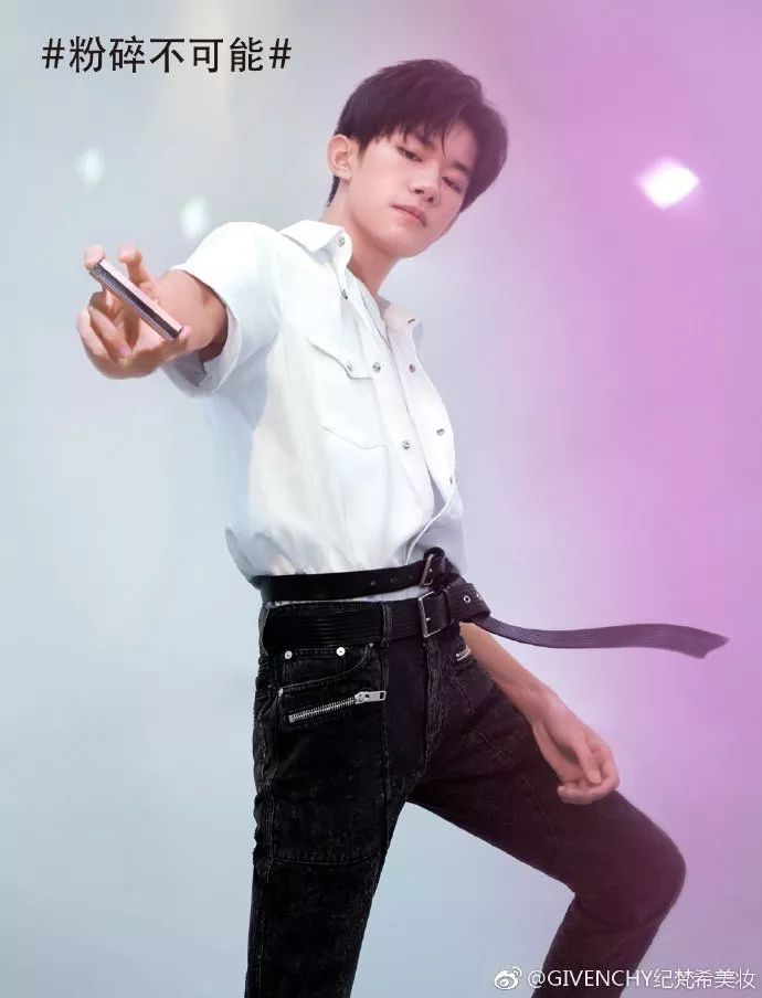 易烊千玺一举成为纪梵希代言人！Prada将不再打折？