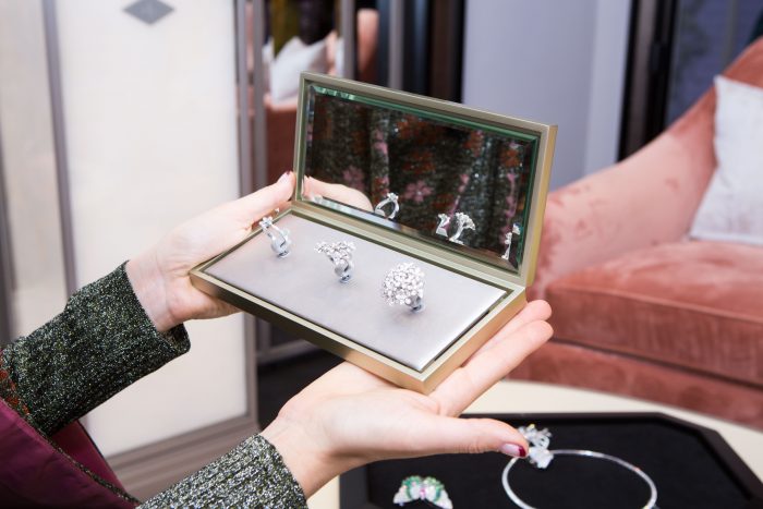 三亚梵克雅宝精品店详细地址,梵克雅宝精品店回收