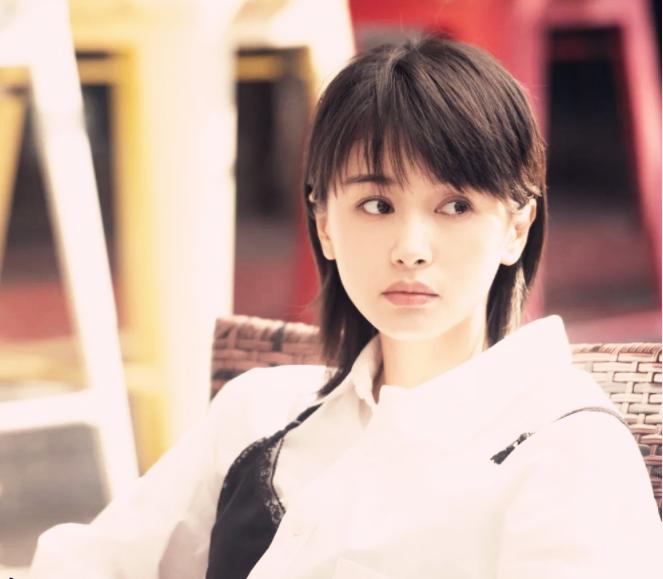 她原名叫王蒙蒙，王朔帮她进入娱乐圈，与刘涛、杨紫合作很愉快