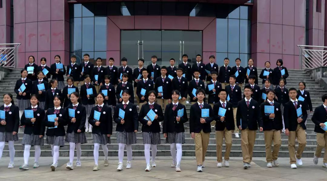 成都名校长的温度教育：期待把眉山冠城七中办成百年名校