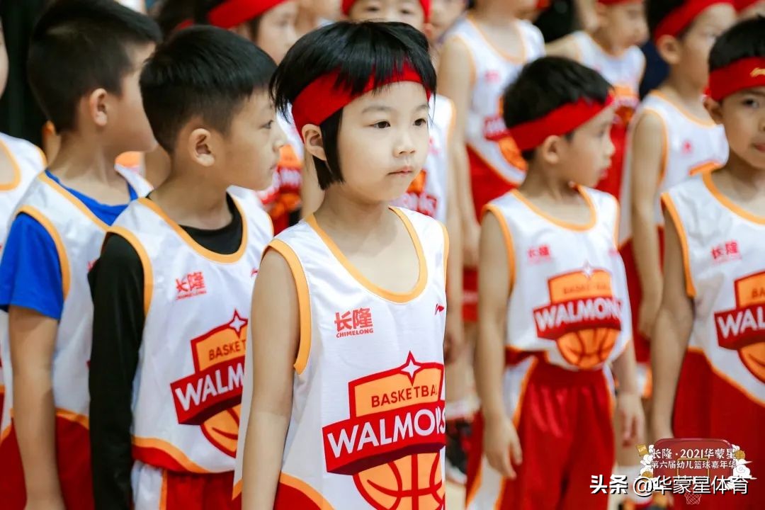 6岁女孩打篮球惊艳全场外网评论,6岁女孩篮球赛场上惊艳全场