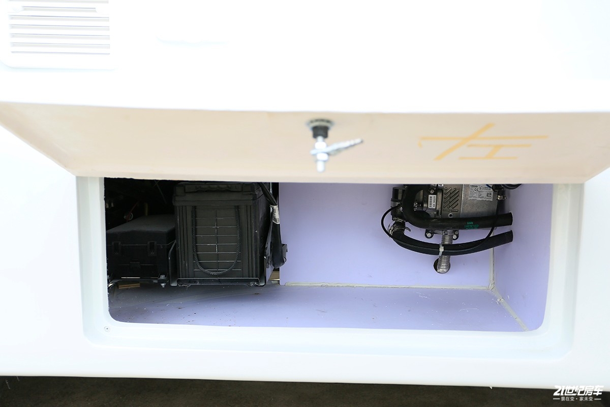 新飞轻卡h300房车价格是多少,新飞轻卡房车h300驾驶感受