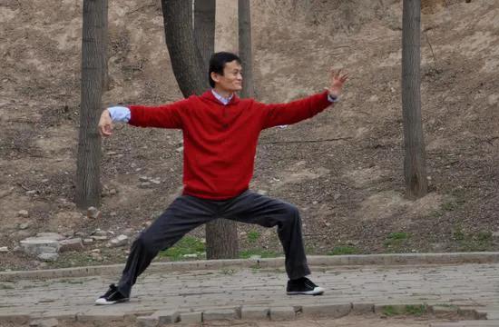 阿里女员工事件背后：马云的金庸江湖财产，张勇有勇气彻底打破吗