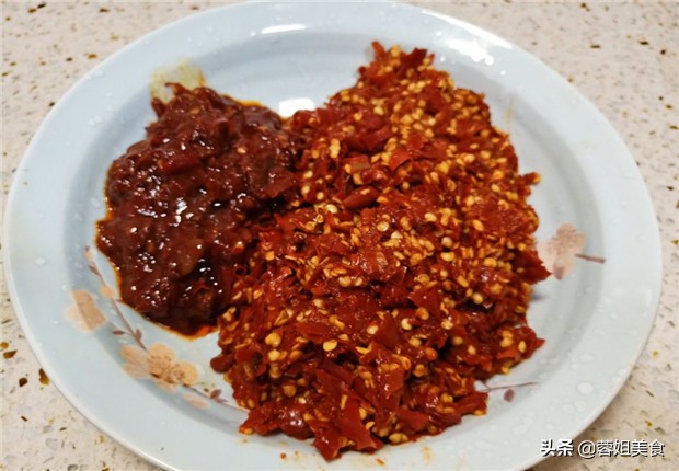 香辣香菇酱纯手工熬制,香菇酱的制作方法厨师秀