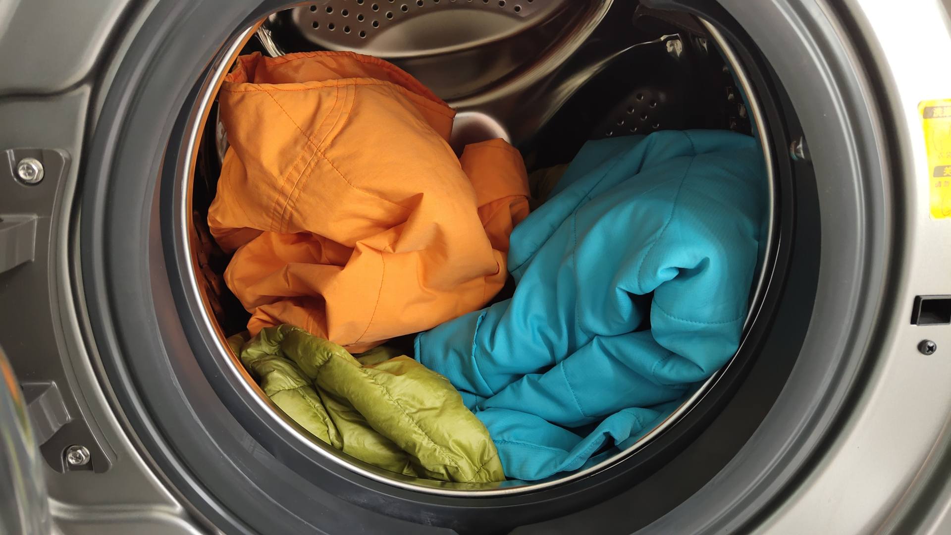 洗烘套装真的能烘干完直接穿吗,选对洗烘套装让衣物护理事半功倍