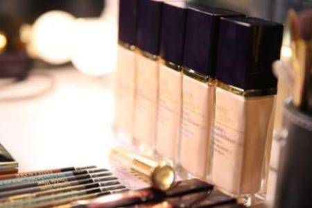 油性粉底液水性粉底液,油性皮肤适合什么牌子粉底液