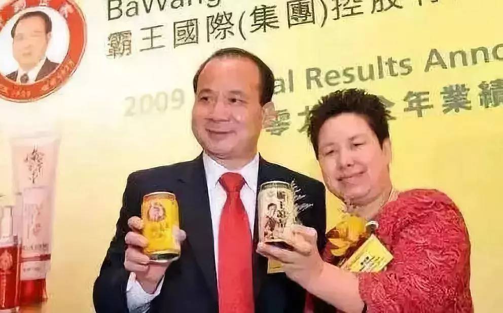 找成龙代言后，霸王洗发水怎么样了？创始夫妻内斗大闹香港