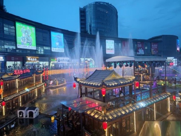 位于昆山中山路的网红夜市，美食数不胜数，那么消费水平如何？