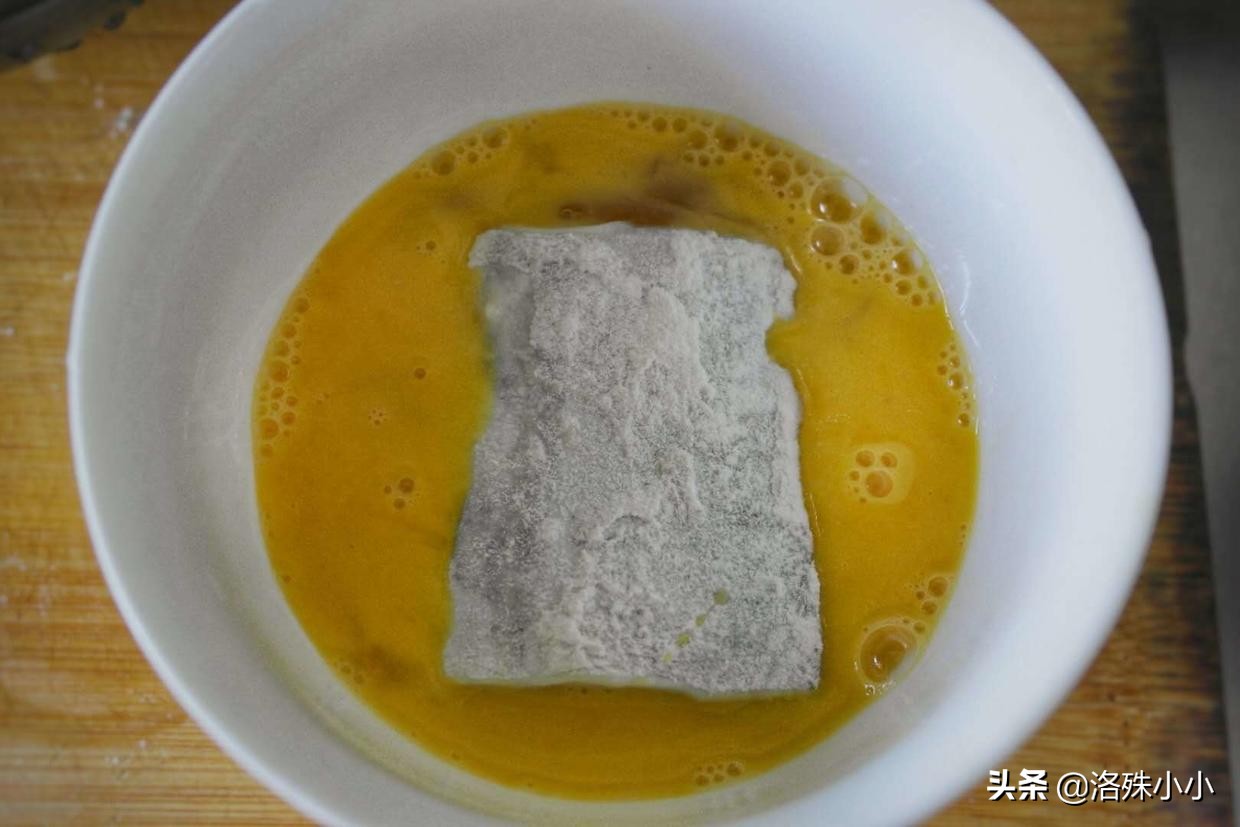 煎蒸带鱼口感细腻,味道鲜,蒸前除腥这一步是重点!