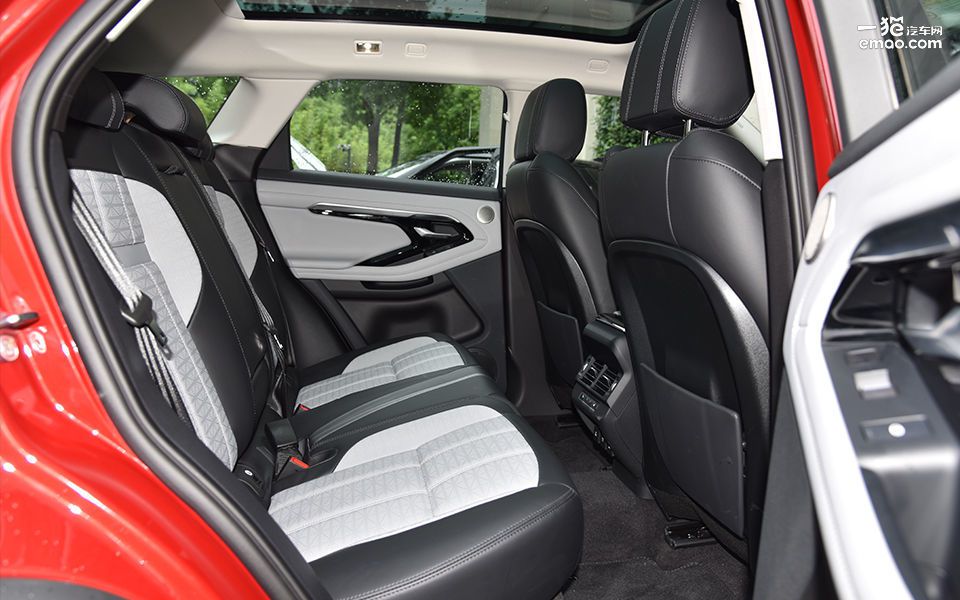 2015款路虎揽胜极光试驾,从来不靠脸吃饭