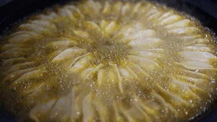 早餐界的排队王----乔馋锅贴，1.2一个居然年赚200多万元