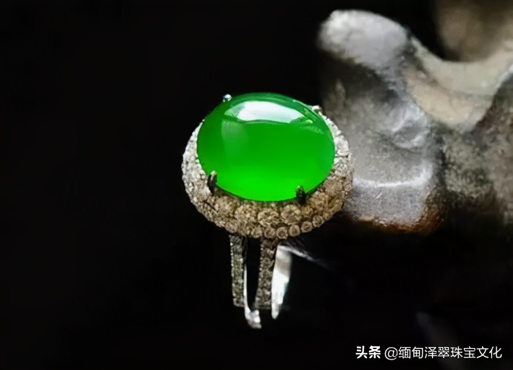 翡翠颜色的细节分类详解,翡翠帝王绿玉髓图片大全