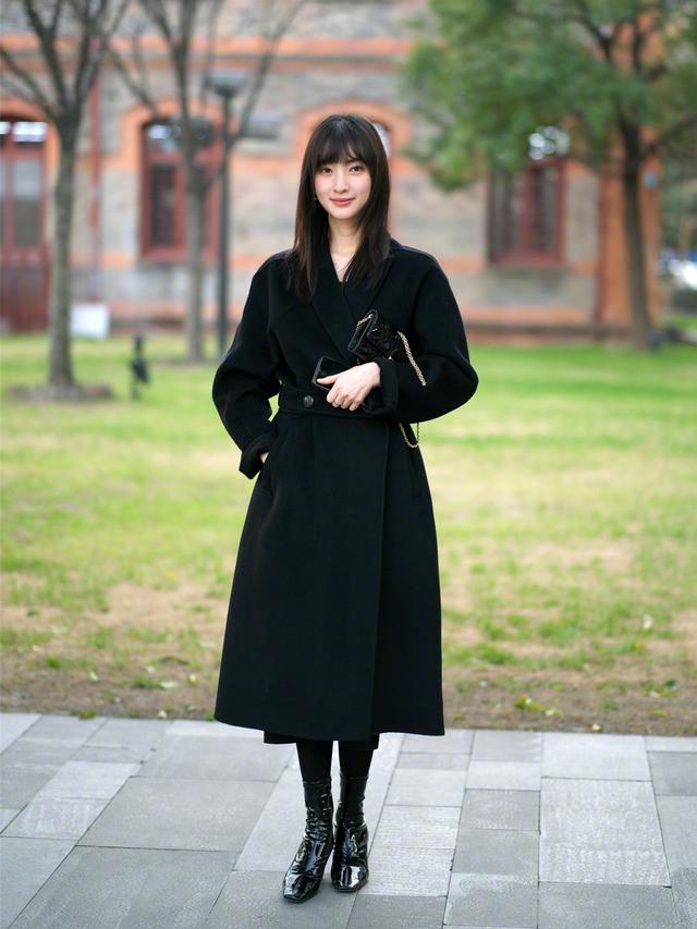 什么款短靴配长大衣好看,长靴小个子显高显瘦穿搭