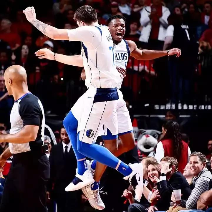 小库里对飙老司机接班人！没想到今天的MVP却是德鲁大叔