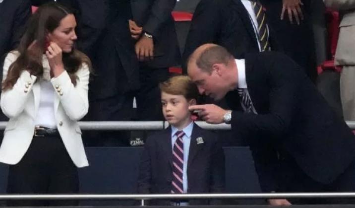 乔治王子最新近况,乔治被球迷讽刺