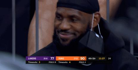 心疼!詹姆斯穿上厚重的护靴!湖人放弃场均5.4分3.2板中锋