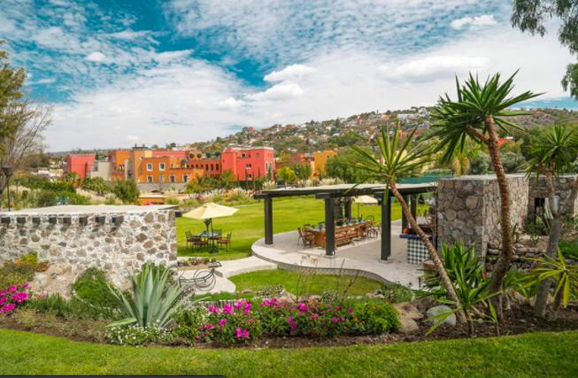 酒店也有“御花园”，住到里面赛神仙