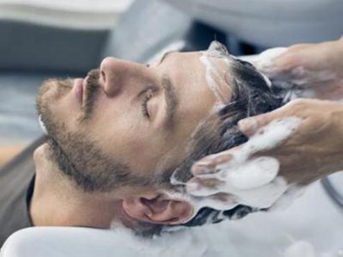 秃头少女必看3个脱发雷区快避开,年纪轻轻就秃顶怎么治