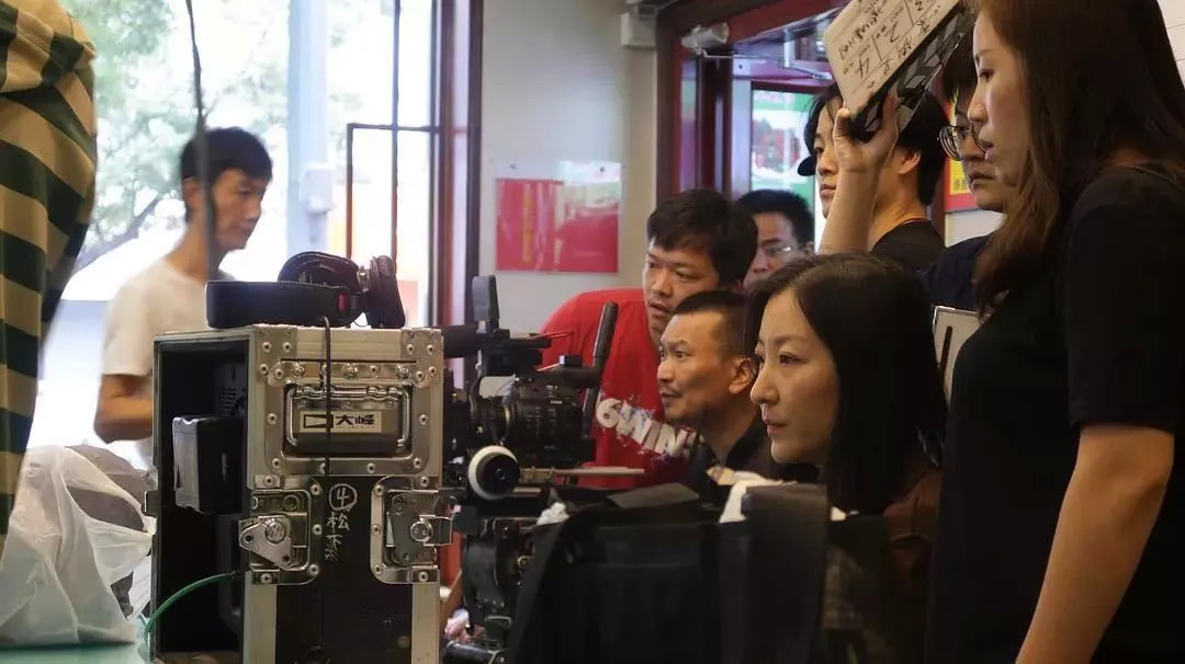 杨鸣采访视频,杨鸣被记者采访