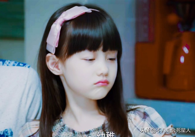 最火小童星女,童星出道的她如今18岁越来越漂亮