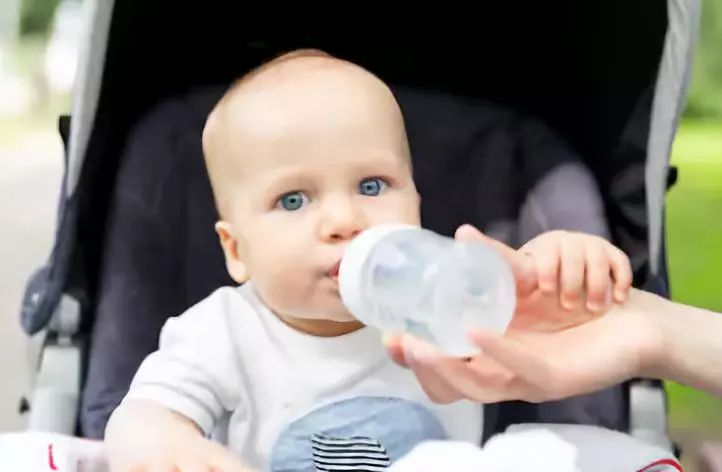 轮状病毒腹泻发烧怎么办,宝宝病毒感染腹泻反复发烧怎么办