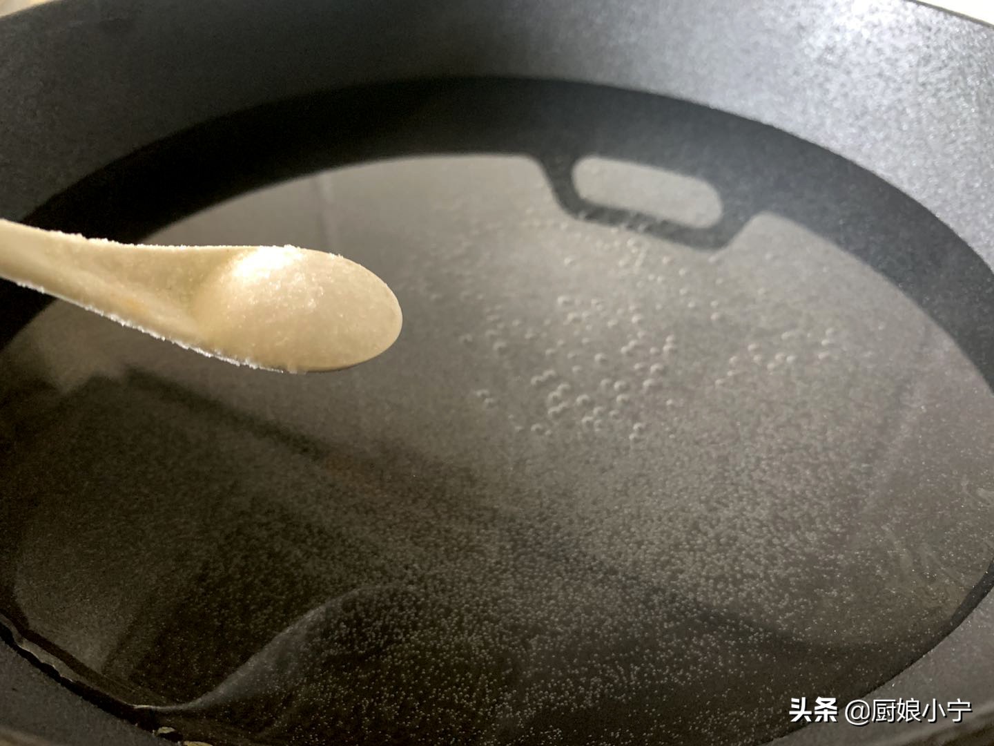 饺子皮用温水还是凉水,饺子皮用温水还是凉水和面