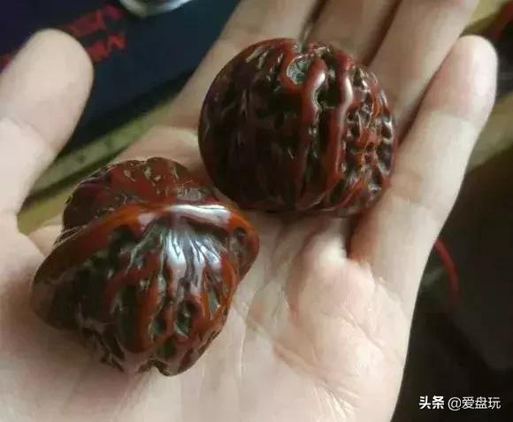 盘玩的核桃脏了怎样清洗,如何清理盘过的核桃