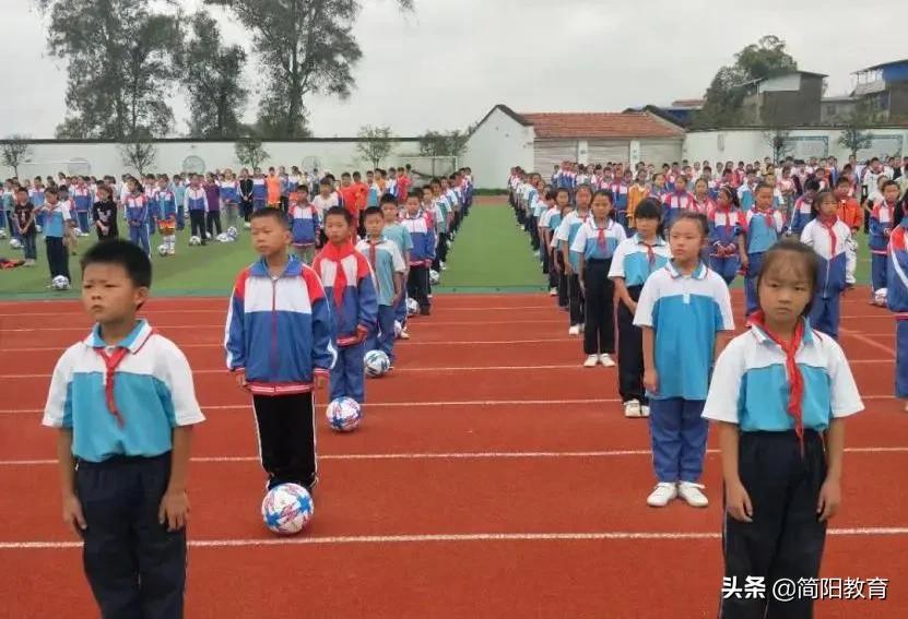 成都简阳足球学校,简阳好学校