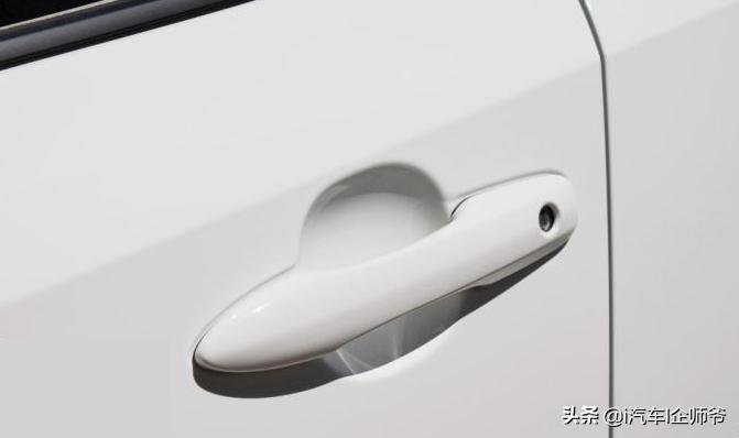 日产轩逸和卡罗拉哪个更值得购买,卡罗拉1.2t精英版比轩逸经典豪华