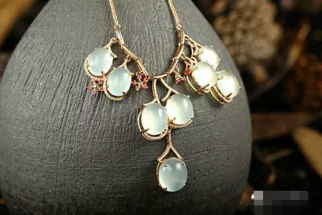 岫玉怎样的有价值,岫玉是最好的吗