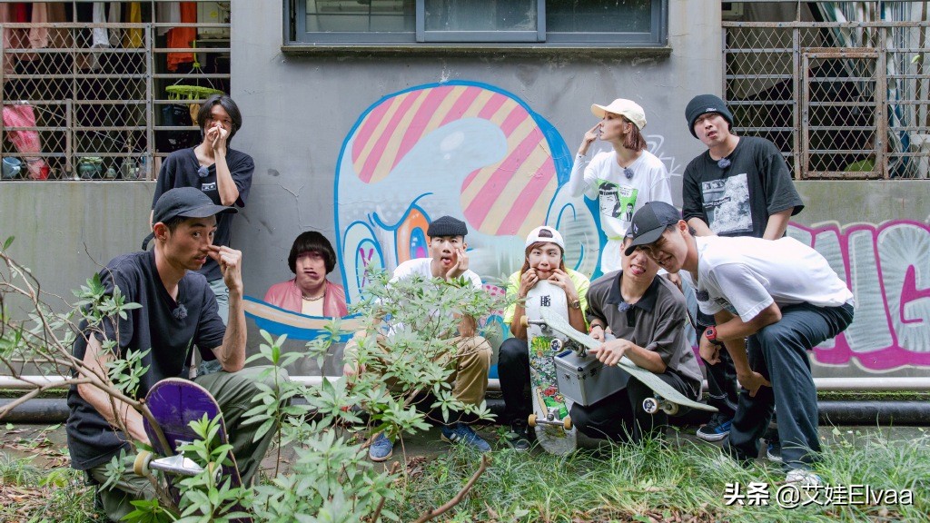 王珞丹一身俏皮装扮,王珞丹绿装