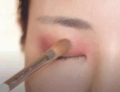 炉火纯青眼妆怎么画才好看,怎么画高级感的妆容眼妆才不晕妆