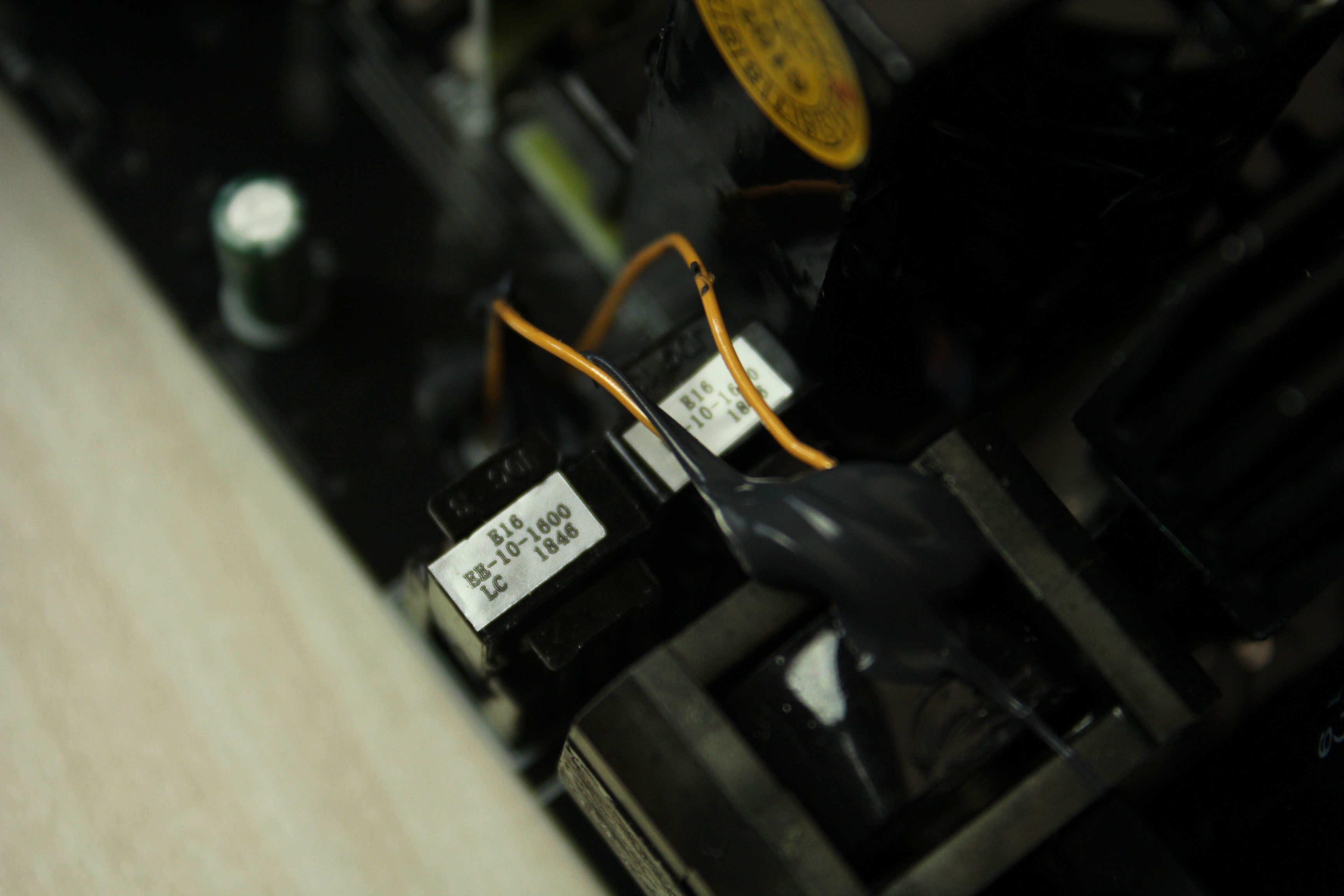 鑫谷gp700p黑金版和白金版的区别,鑫谷gp700p和原版区别