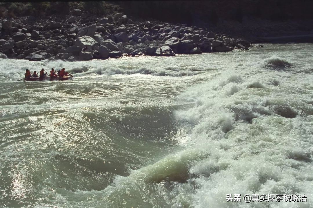 二十个男人和一条江（附：每个队员大头照）