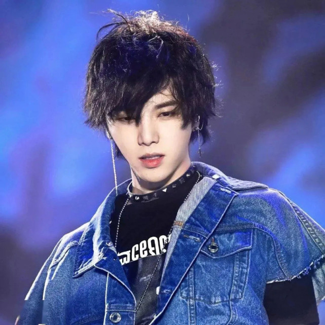 华晨宇植发整容图曝光!粉丝呼吁这是私人隐私,网友:笑到肚子疼