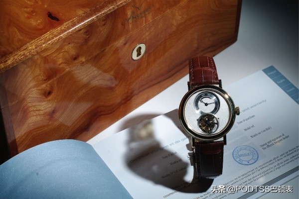 刚工作的女生适合戴的腕表,职场女性戴什么腕表好